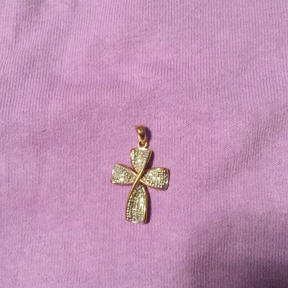Cross pendant